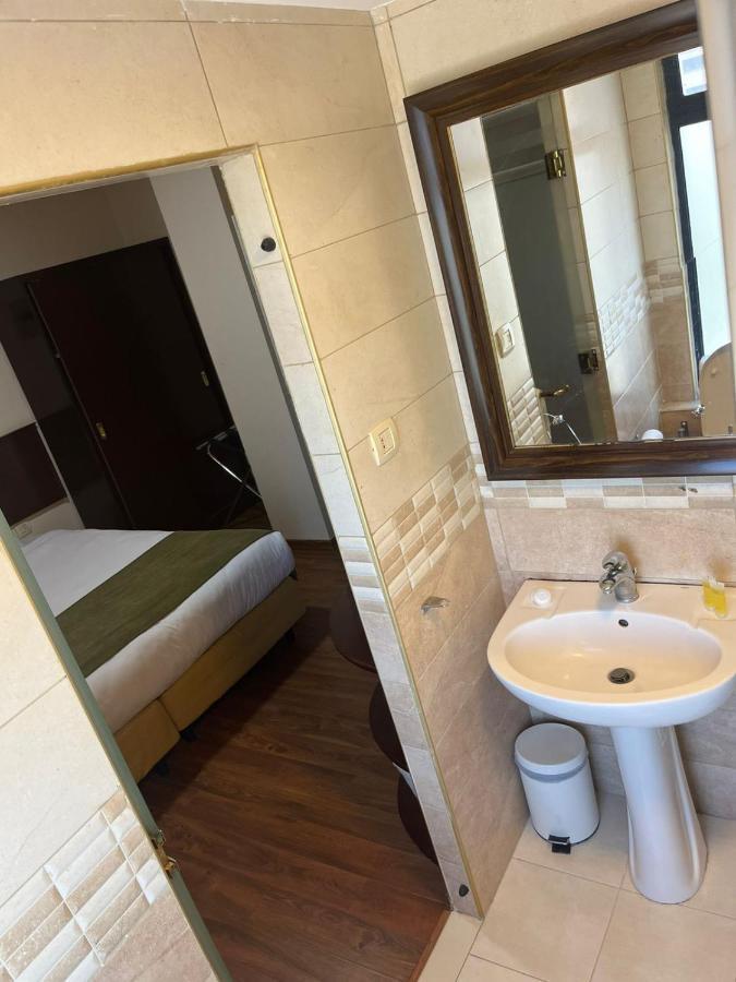 Rozana Hotel Amman Ngoại thất bức ảnh